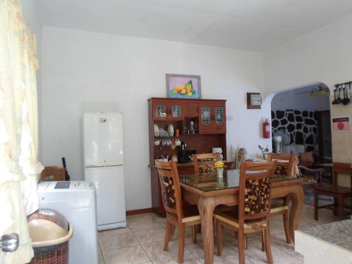 Gigi'S Self Catering Apartment Port Glaud Εξωτερικό φωτογραφία